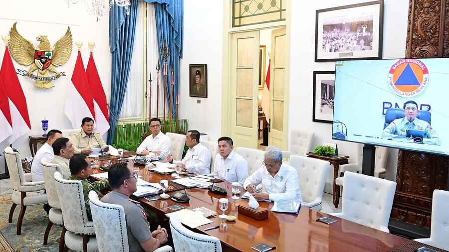 Prabowo Kerahkan Puluhan Ribu Personel, Pemadaman Karhutla Difokuskan di Kalteng dan Sumsel